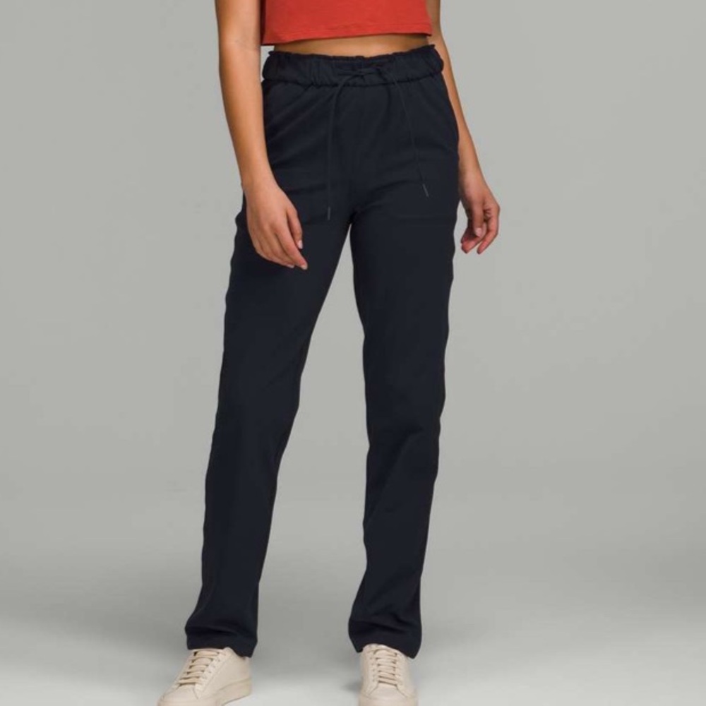 Lululemon Stretch High-Rise Pant
True Navy 6